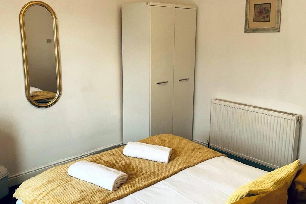 Comfortable Town House In Coventry City Centre Exterior photo