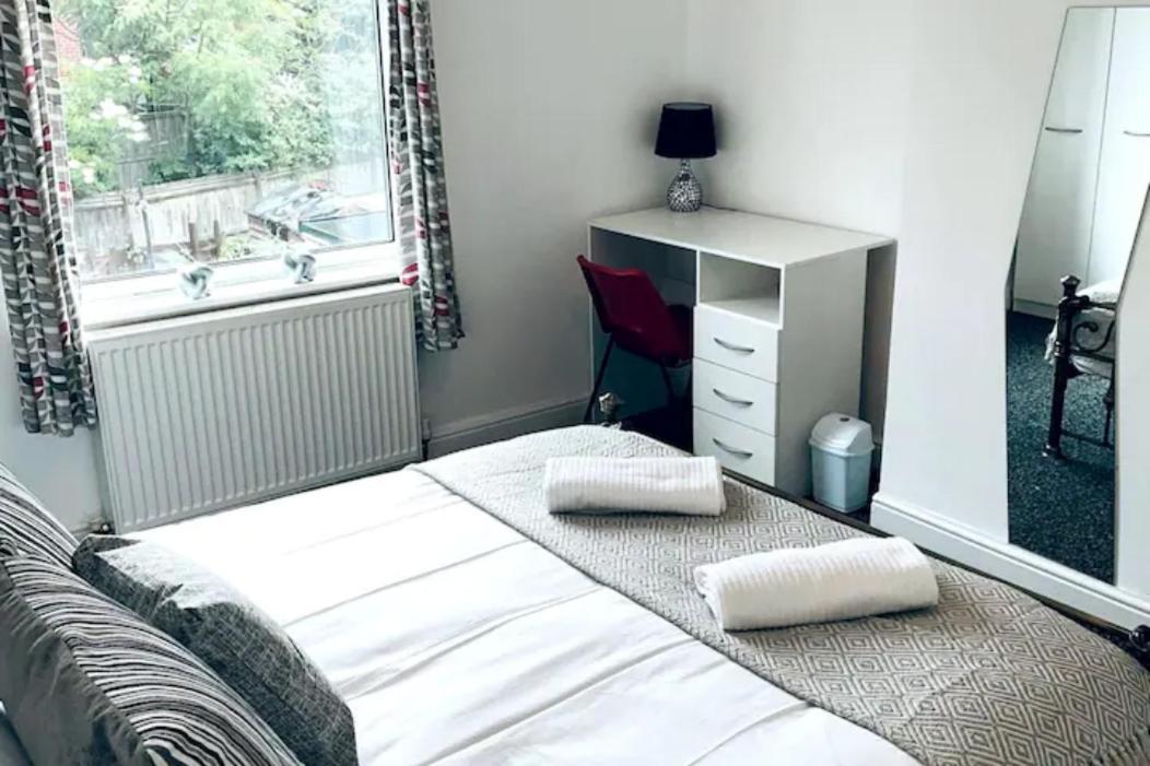 Comfortable Town House In Coventry City Centre Exterior photo